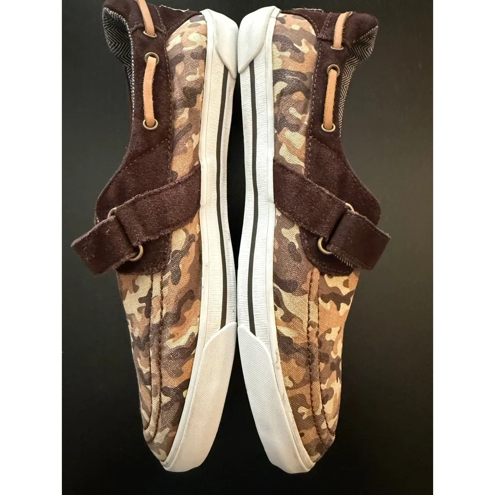 UGG Australia Kids Halfhitch Camo Slip-On Boat Shoes Boys Size‎ 6 Brown Sneakers